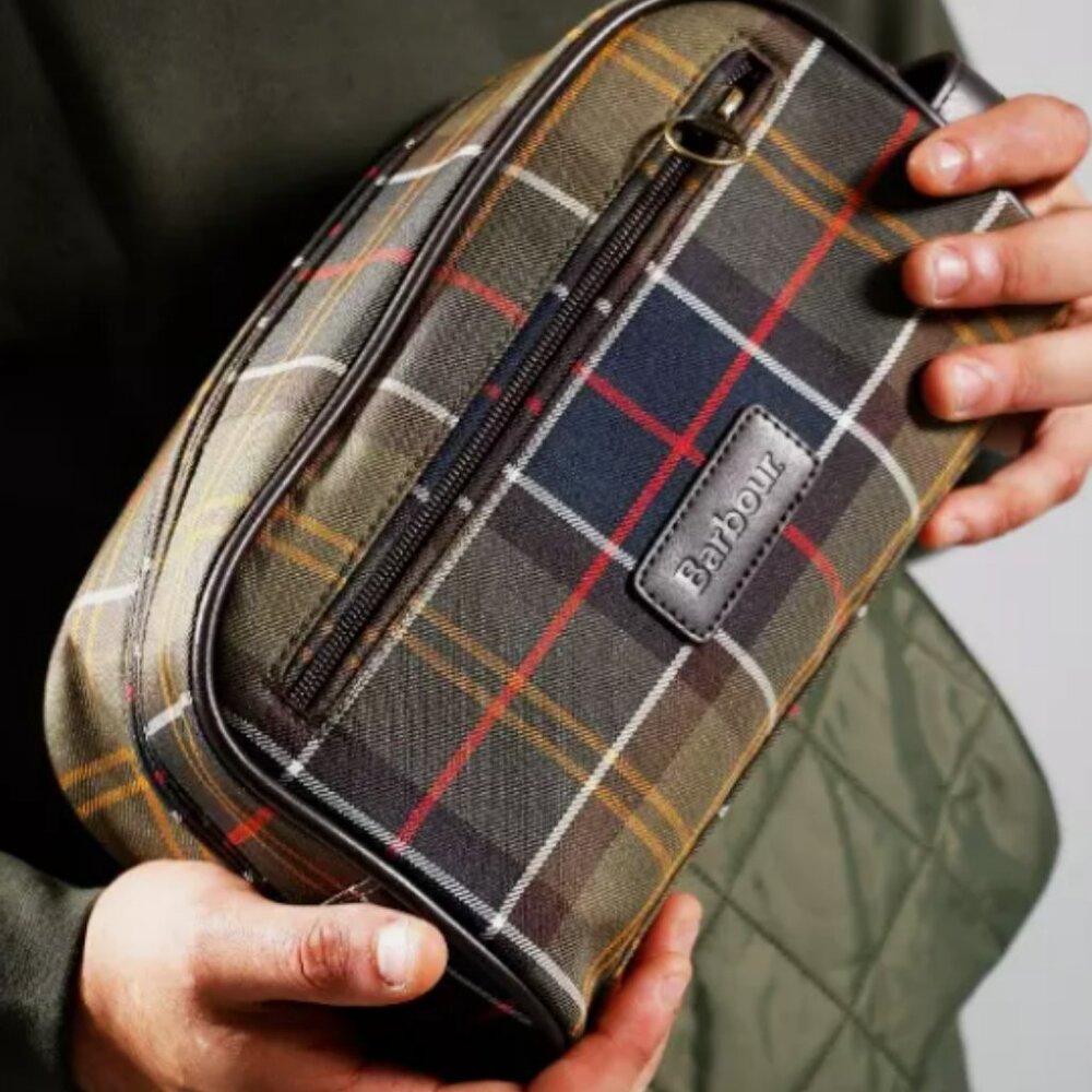 Barbour Durable Canvas & Leather Trim Tartan Washbag MSRP$100 British Luxury